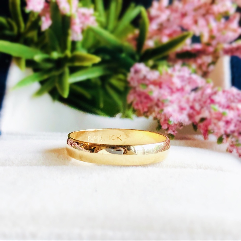 Men’s 10K Yellow Gold 4mm Wedding Band Ring